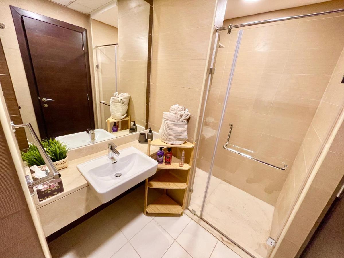 Super Elegant Studio Apartment-Sparkle Tower By Sweet Homes ดูไบ ภายนอก รูปภาพ