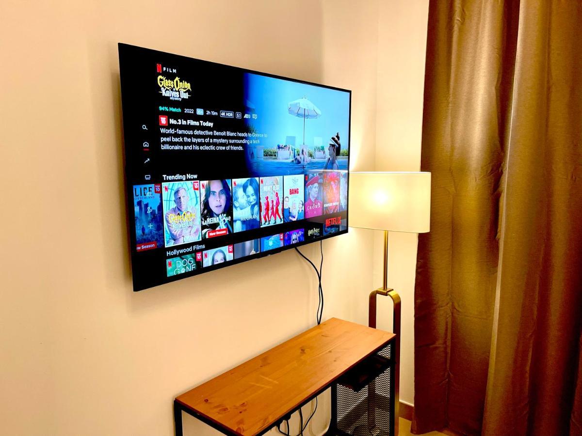 Super Elegant Studio Apartment-Sparkle Tower By Sweet Homes ดูไบ ภายนอก รูปภาพ