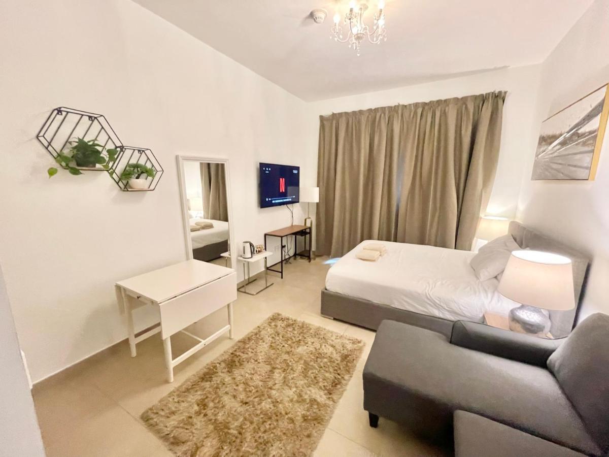Super Elegant Studio Apartment-Sparkle Tower By Sweet Homes ดูไบ ภายนอก รูปภาพ