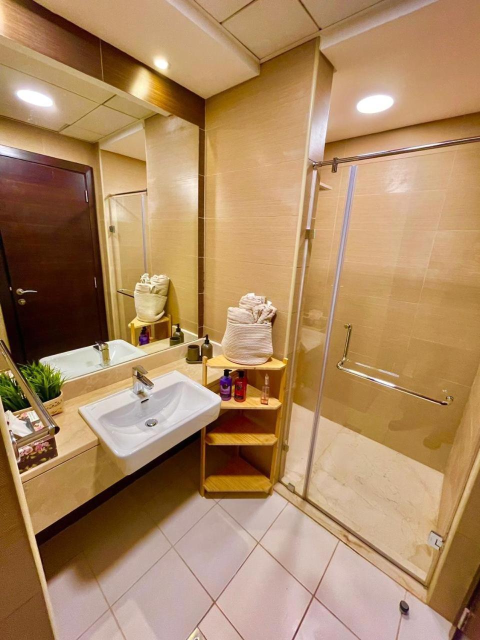 Super Elegant Studio Apartment-Sparkle Tower By Sweet Homes ดูไบ ภายนอก รูปภาพ